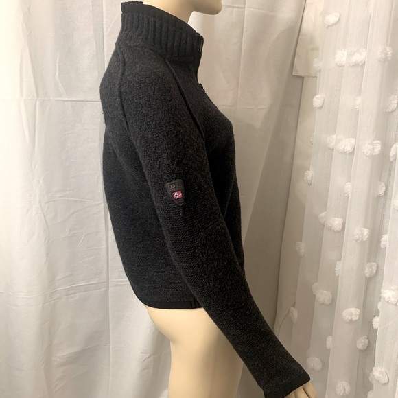 SOLD Dale of Norway sweater - Picture 3 of 15